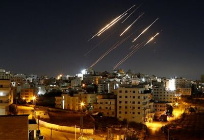 حملات موشکی همزمان ایران و حزب الله به اسرائیل/  ۳۰ موشک شلیک شد