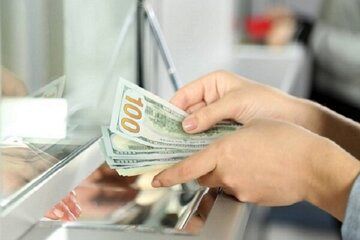 علت فروش دلار 120 هزار تومانی در بازار فردوسی/ نگاهی به یک اتفاق نادر در بازار ارز