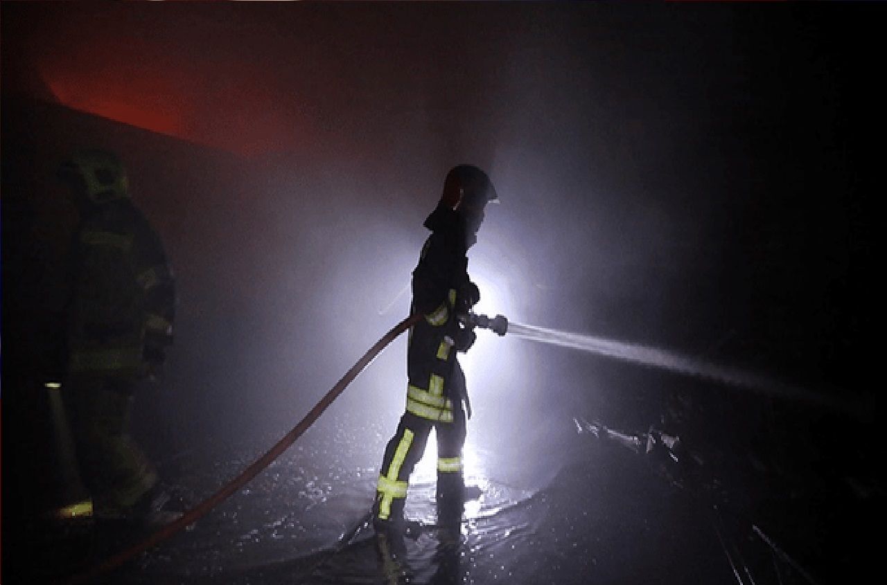 آخرین خبر از آتش سوزی کارخانه کاله آمل/ حریق مهار شد؟