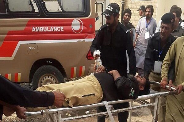 9 کشته و زخمی در انفجار یک بمب در پاکستان