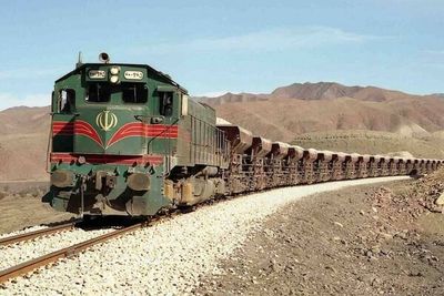 قطار تهران-سنندج دچار نقص فنی شد/ آخرین وضعیت مسافران