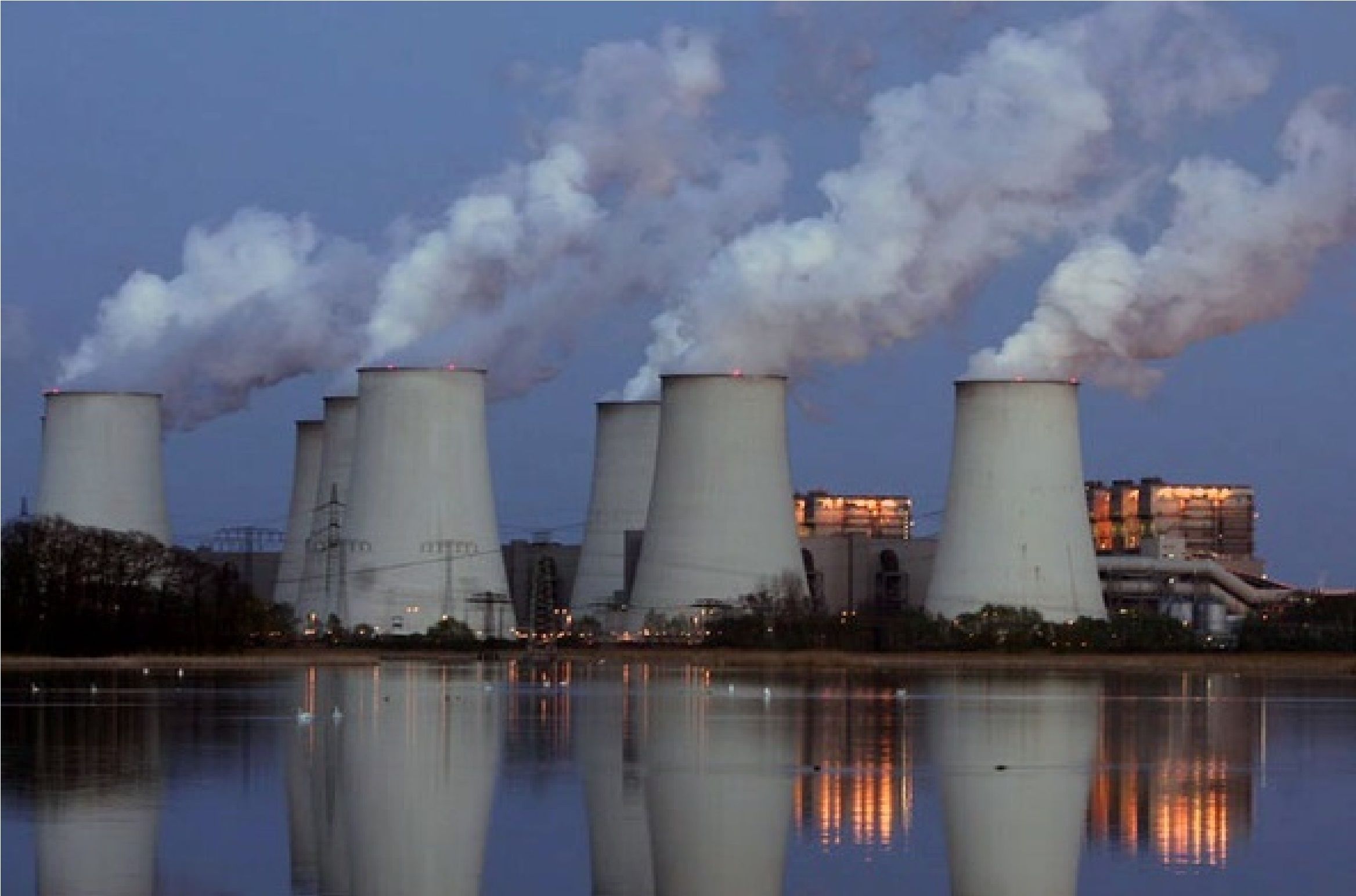 تفاهمنامه همکاری دو هلدینگ برای کمک به رفع ناترازی برق