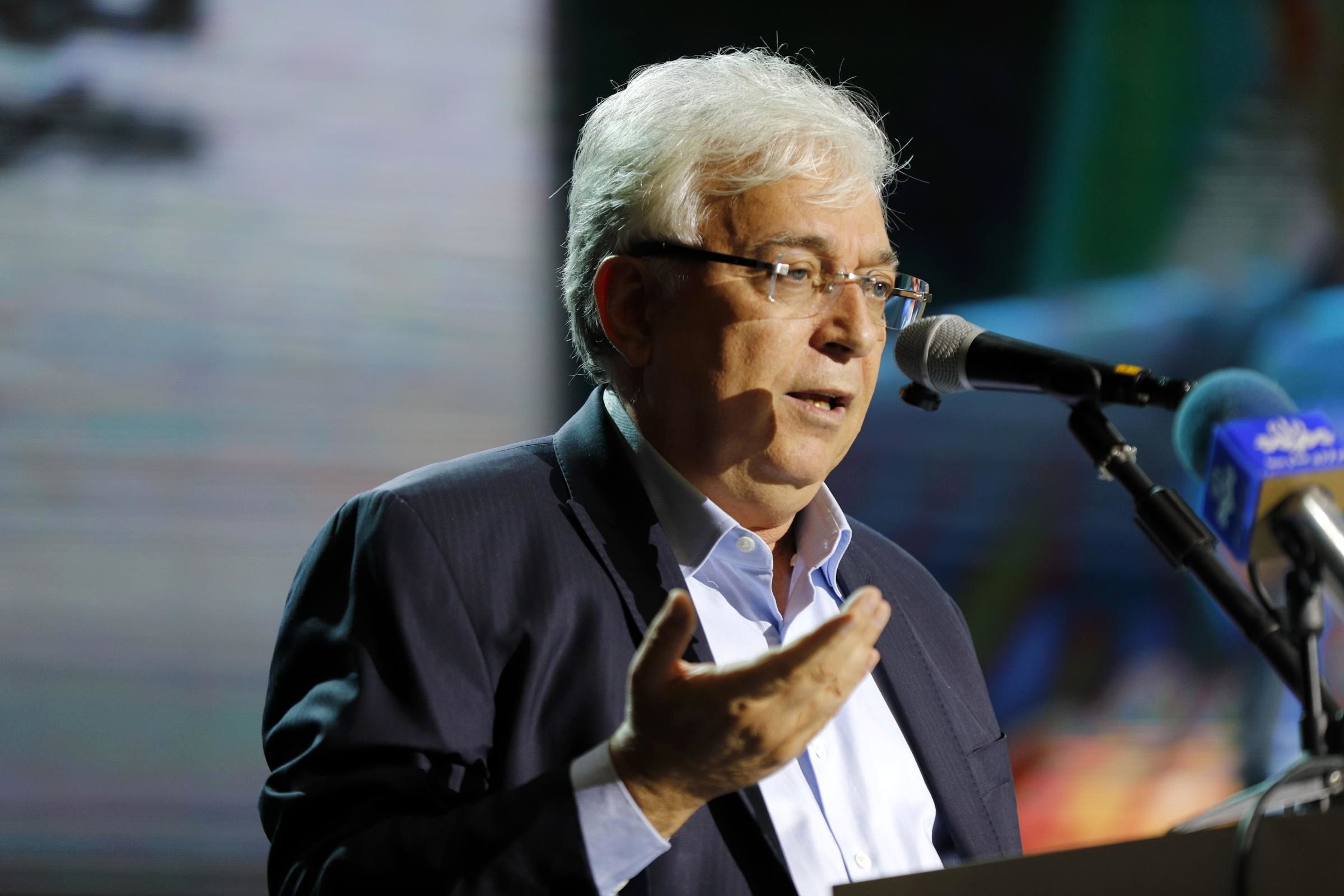 دولت بر اصلاح قانون قاچاق ارز اهتمام ورزد