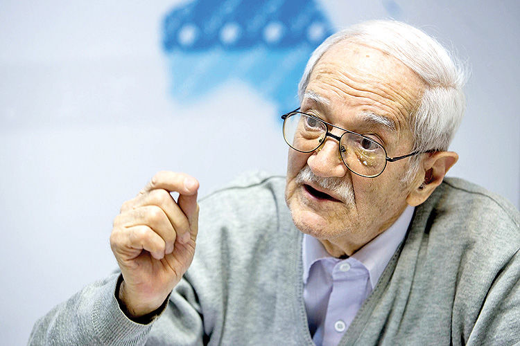 ابراهیم رزاقی، استاد بازنشسته اقتصاد دانشگاه تهران، درگذشت