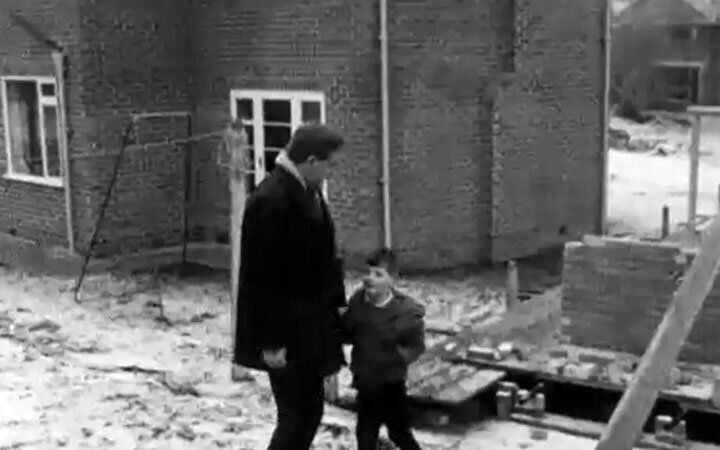 بیرون آمدن بزرگ‌ترین گنج اروپا از زیر خاک | عکس