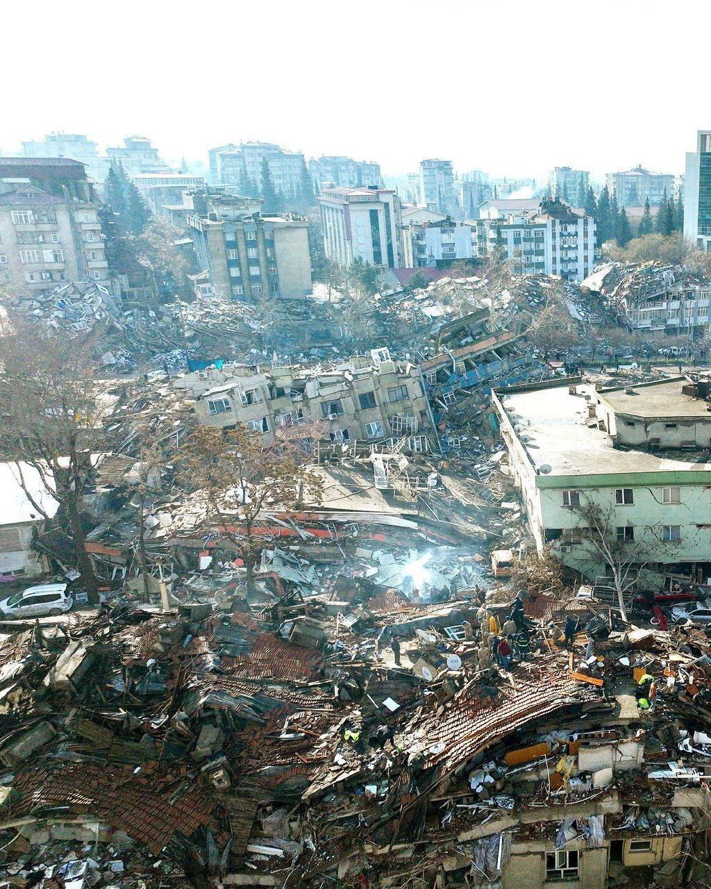 جولان مرگ در ترکیه /کشته شدگان زلزله به 12 هزار نفر رسید