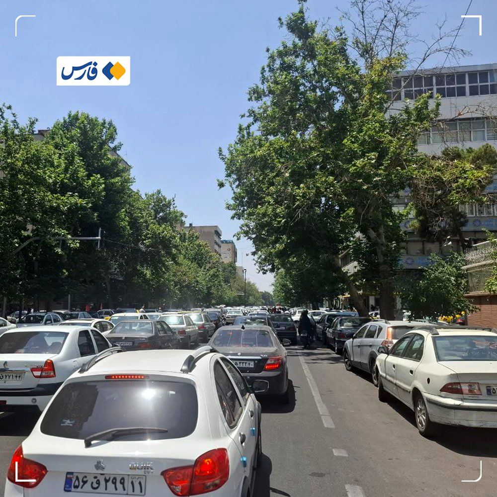 ترافیک در خیابان‌های منتهی به نماز جمعه تهران + عکس