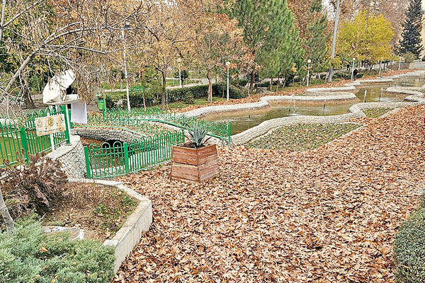 لباس «پاییزی» بر ‌تن پارک‌های تهران