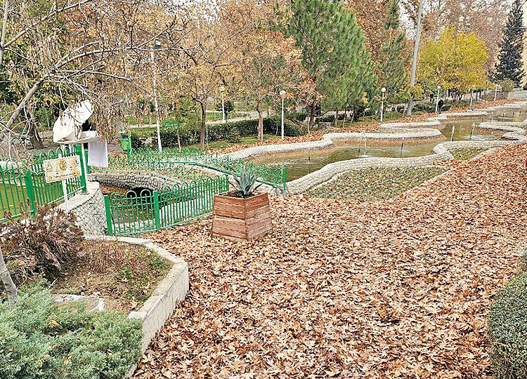 لباس «پاییزی» بر ‌تن پارک‌های تهران