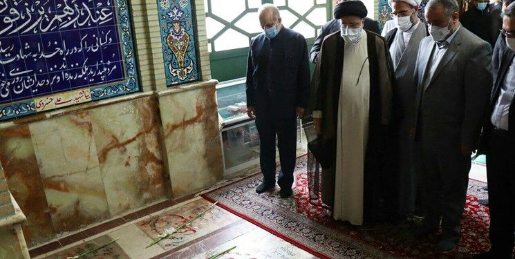 ادای احترام رئیس جمهور به شهدای سمنان/ تصاویر