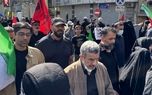 لحظه حضور احمدی نژاد در مراسم تشییع رهبر شهید+ فیلم