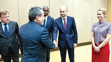 دیپلماسی ناتمام در پاریس