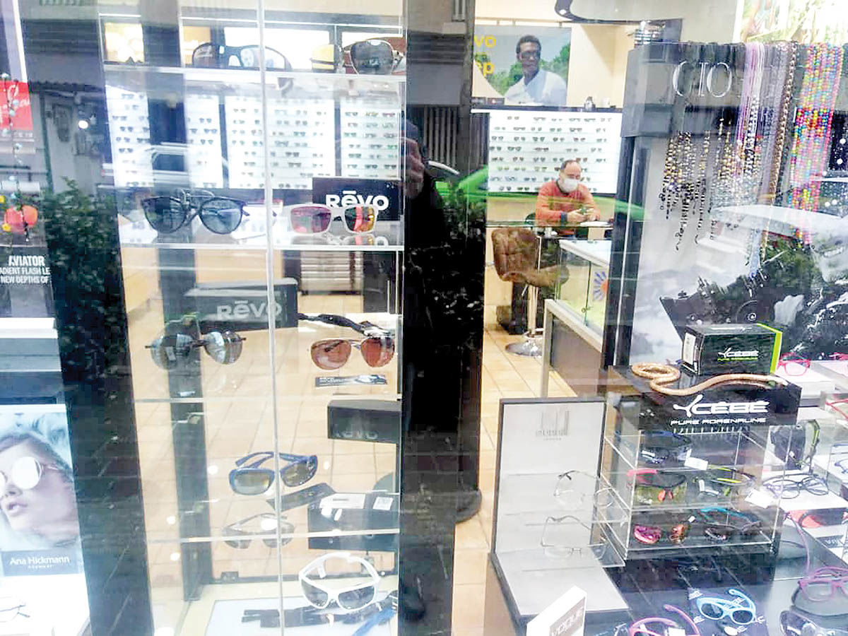 سایه ارز بر بازار عینک آفتابی