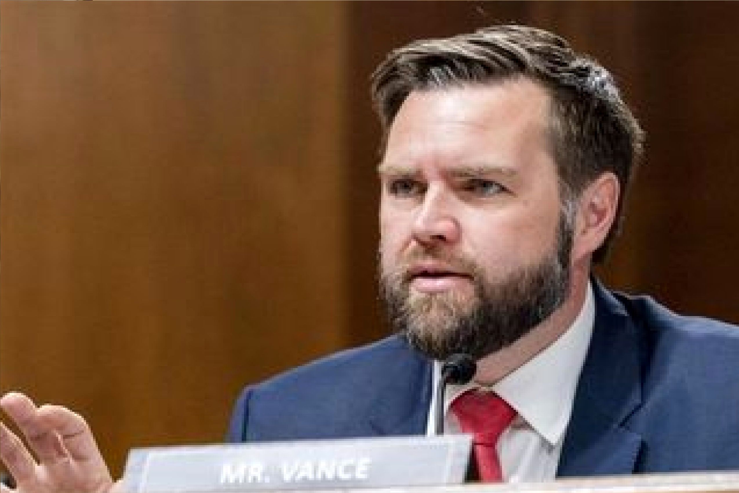 ونس: ترامپ به دنبال تغییر رژیم در ایران نبود