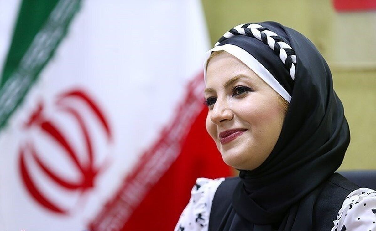 تصویری از خاله شادونه با چادر در مراسم عزاداری+عکس