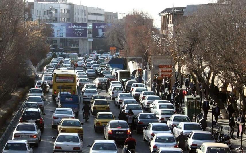 معابر تبریز ظرفیت تردد روزانه ۸۵۰ هزار خودرو را ندارد