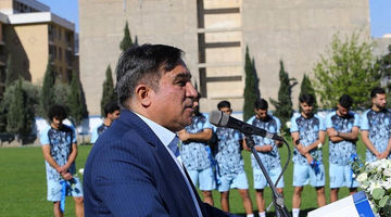 اصرار استقلال