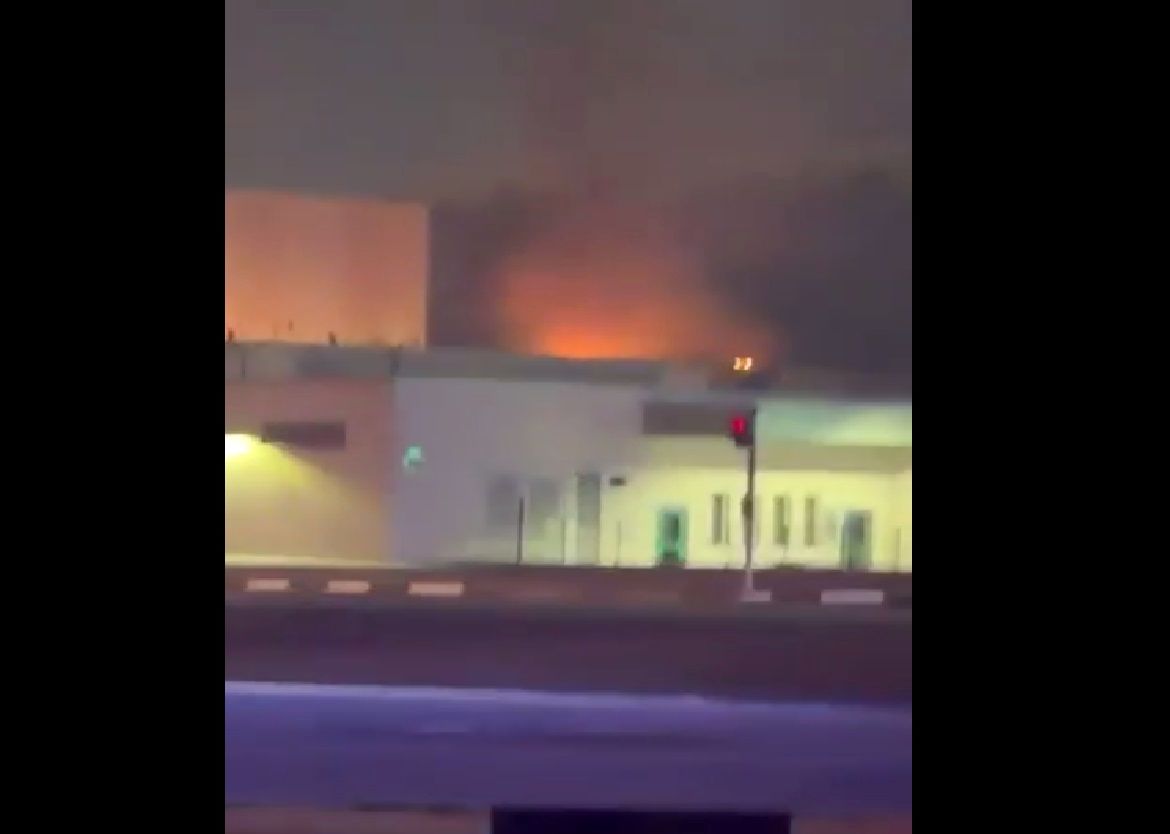 آتش‌‌سوزی در کنسولگری آمریکا در دبی پس از اصابت پهپاد + فیلم