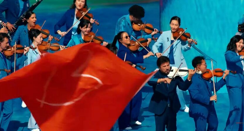 «ROW, ROW» کردن بیژن مرتضوی با ویلن سفیدش در فینال جام جهانی ۲۰۲۶