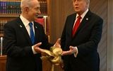 نتانیاهو مجسمه کبوتر صلح را به ترامپ اهدا کرد