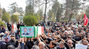 وداع ملت با فرماندهان جنگ