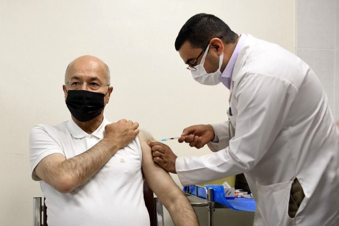 رییس جمهور عراق واکسن کرونا زد + عکس 