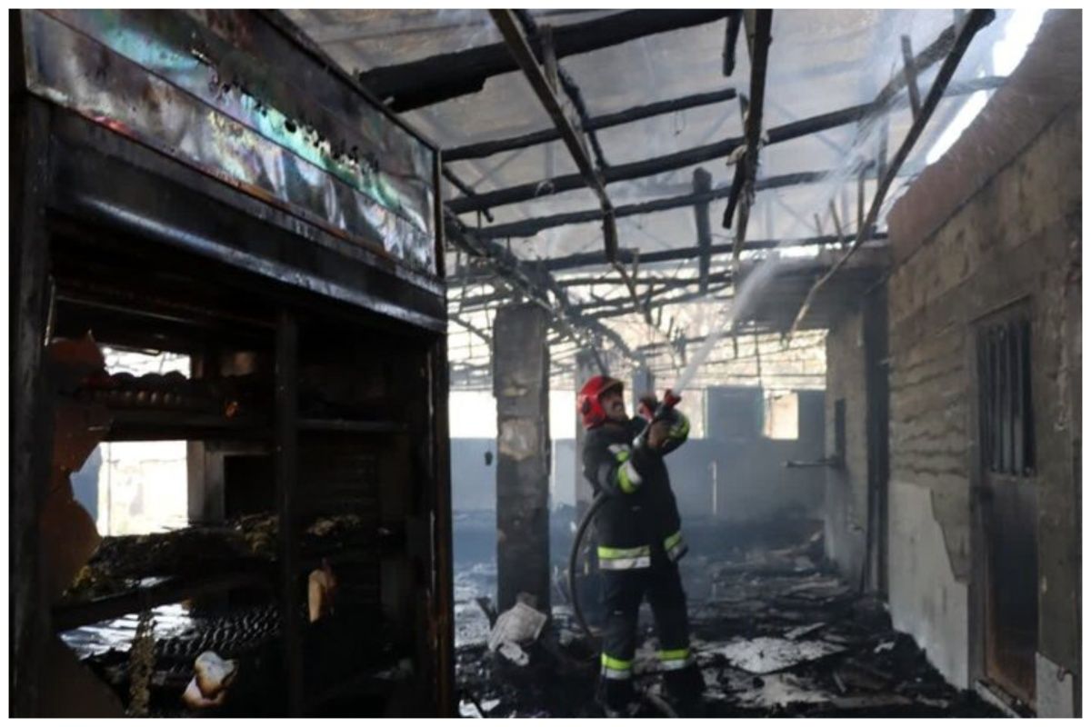 وقوع آتش‌سوزی در خیابان امام خمینی اصفهان + عکس