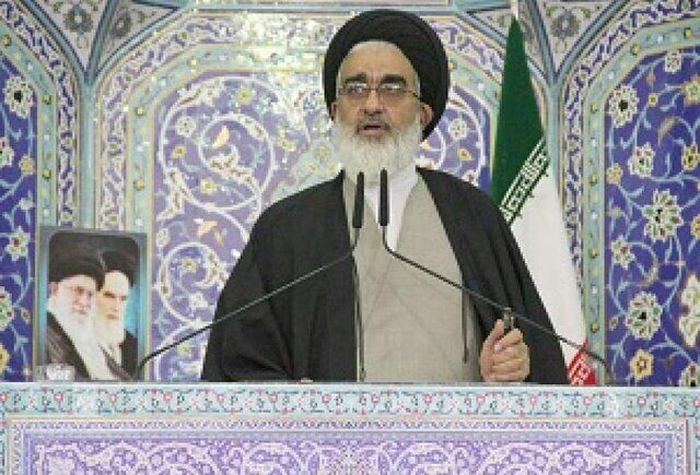 امام جمعه قم: می خواهند فاجعه اسپانیا در قم تکرار شود!