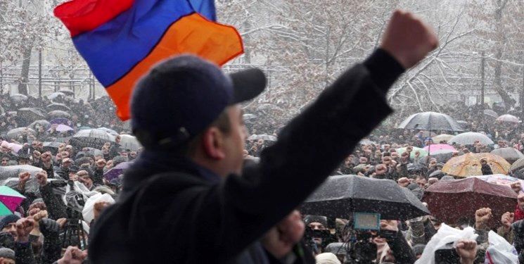 شدت گرفتن دور جدید اعتراضات در ارمنستان
