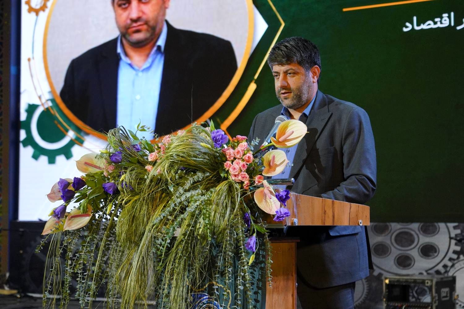 تداوم تولید، مهم‌ترین عامل تاب‌آوری اقتصاد ایران در برابر جنگ اقتصادی است