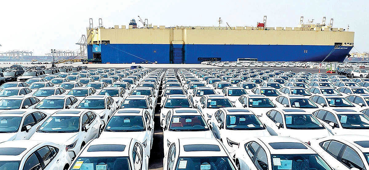 مجلس پیگیر کاهش تعرفه واردات خودرو در 1405