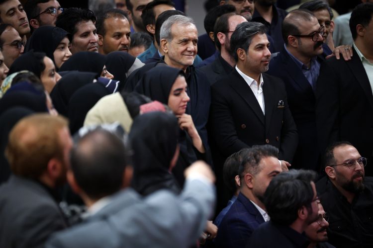 پزشکیان: گفت‌وگوها آمریکا را مجبور به همراهی کرد/ هنر، آوردن نگاه‌های مشترک به میدان است
