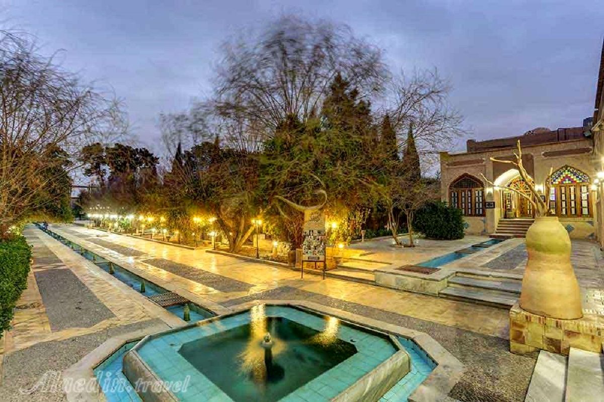 هتل مشیرالممالک یزد و هزینه برای یک شب اقامت