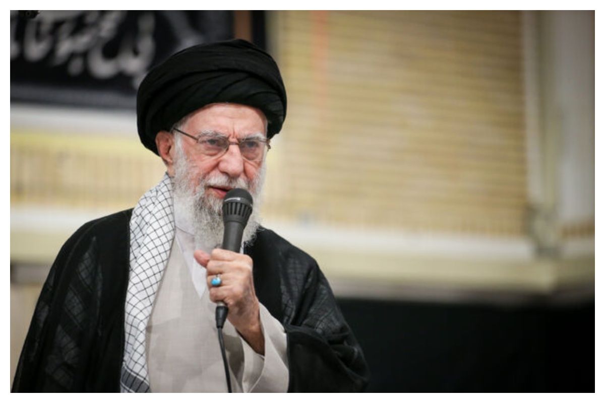 رهبر انقلاب: جمهوری اسلامی استحکام بی‌نظیر پایه‌های نظام و کشور را به دنیا نشان داد