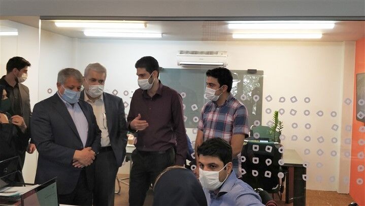  بازدید معاون فناوری ریاست جمهوری و رئیس شورای شهر از استارتاپ پینکت 