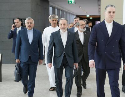 بسته پیشنهادی عراقچی را چه کسی به آمریکا خواهد داد؟/ اورانیوم غنی شده به کدام کشور منتقل می شود؟