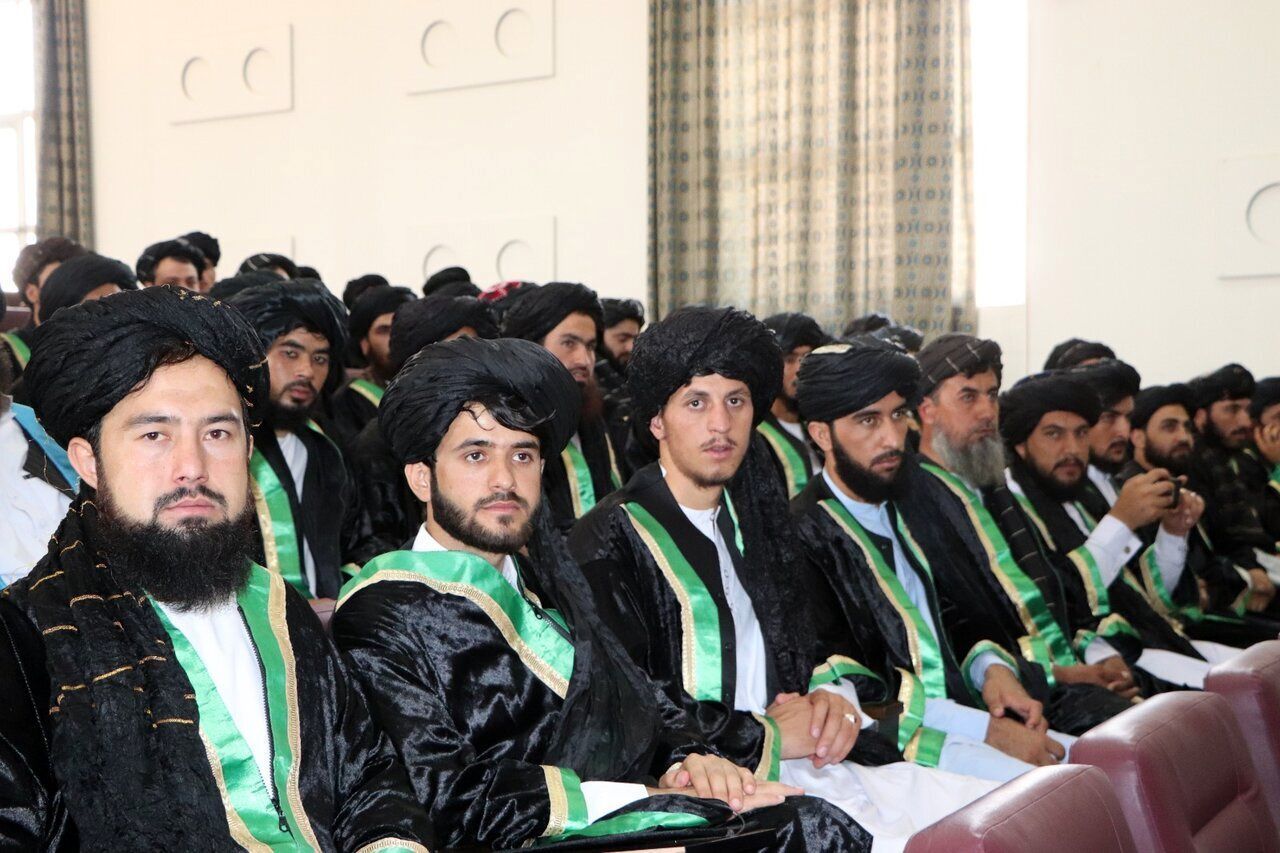 تیپ عجیب فارغ‌التحصیلان دانشگاه طالبان / عکس 