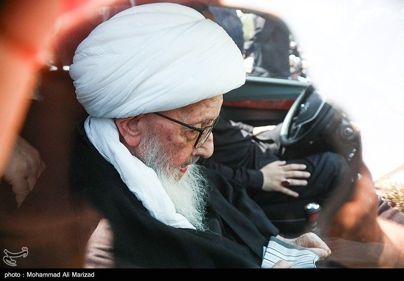 آیت‌الله وحید خراسانی در دسته عزاداری شهادت امام عسکری حاضر شد + عکس