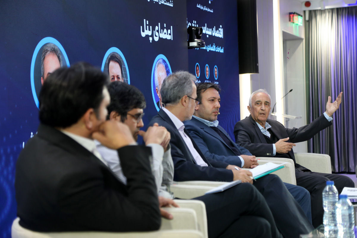 اقتصاد سیاسی قیمت بنزین