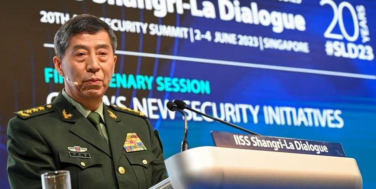  وزیر دفاع جدید چین از دست دادن با لوید استین خودداری کرد!
