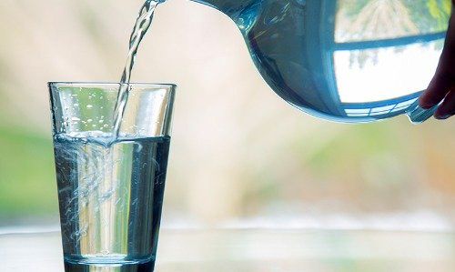 چرا نباید بعد از مصرف میوه آب بنوشیم؟