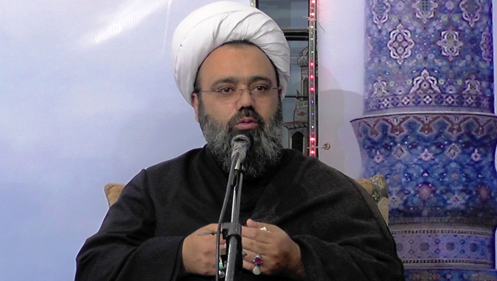 اظهارات جنجالی حجت‌الاسلام دانشمند درباره حجاب / با لباس اتاق خواب بیرون نیایید!+ فیلم