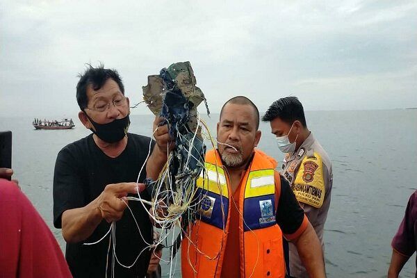 جزییات سقوط هواپیمای مسافربری در شمال جاکارتا