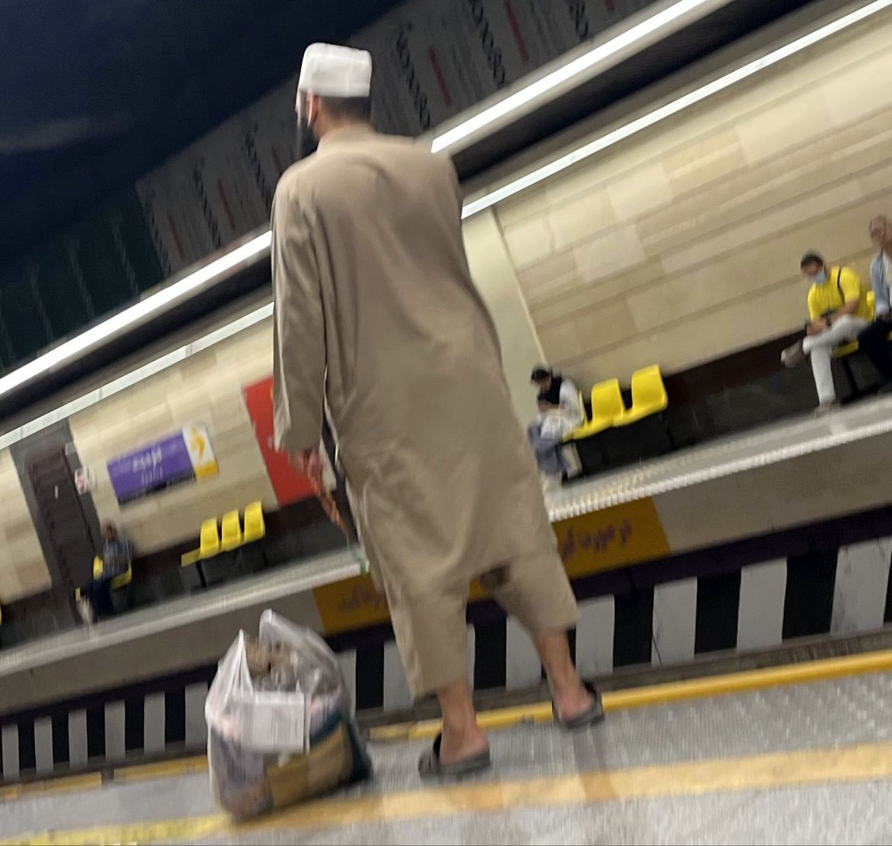 عکسی از درگیری مهاجران افغان در متروی تهران