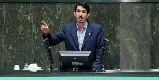 انتقاد تند یک نماینده از دولت بخاطر به هم ریختگی ساعت ها/ یک سال زمان برای هماهنگی کافی نبود؟