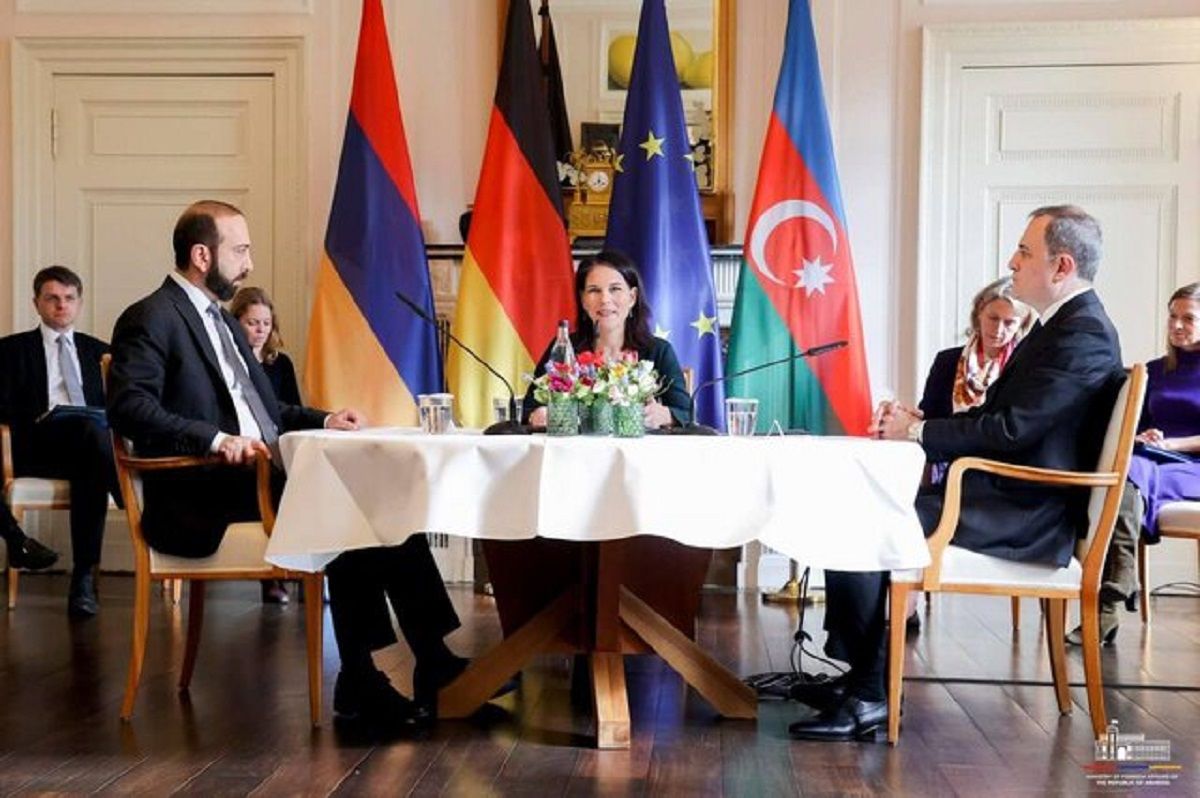 نشست سه‌جانبه آلمان، ارمنستان و جمهوری آذربایجان در برلین / مذاکرات صلح از سر گرفته شد