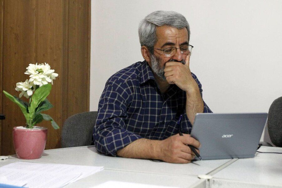 احمدی نژاد تنش‌آفرینی میکرد تا خواسته‌اش را تحمیل کند/ روحانی در واکسیناسیون کرونا تنبلی کرد