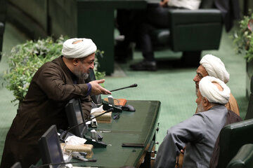 پشت پرده حملات حمید رسایی به معاون اول رئیس جمهور/ در لیست رسایی بعد از ظریف نوبت عارف شده؟