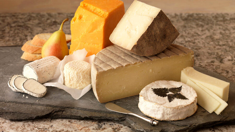 پنیر را هرگز با این مواد غذایی نخورید