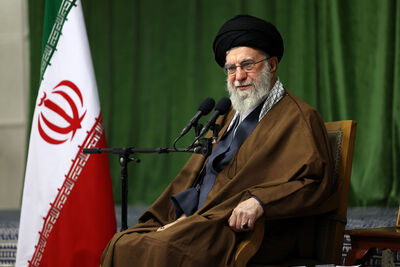 رهبر انقلاب: جوان های امروز ما جوانان خوبی هستند/ انتقال ارزش های دوران دفاع مقدس به نسل جدید نیازمند پیگیری بی وقفه است